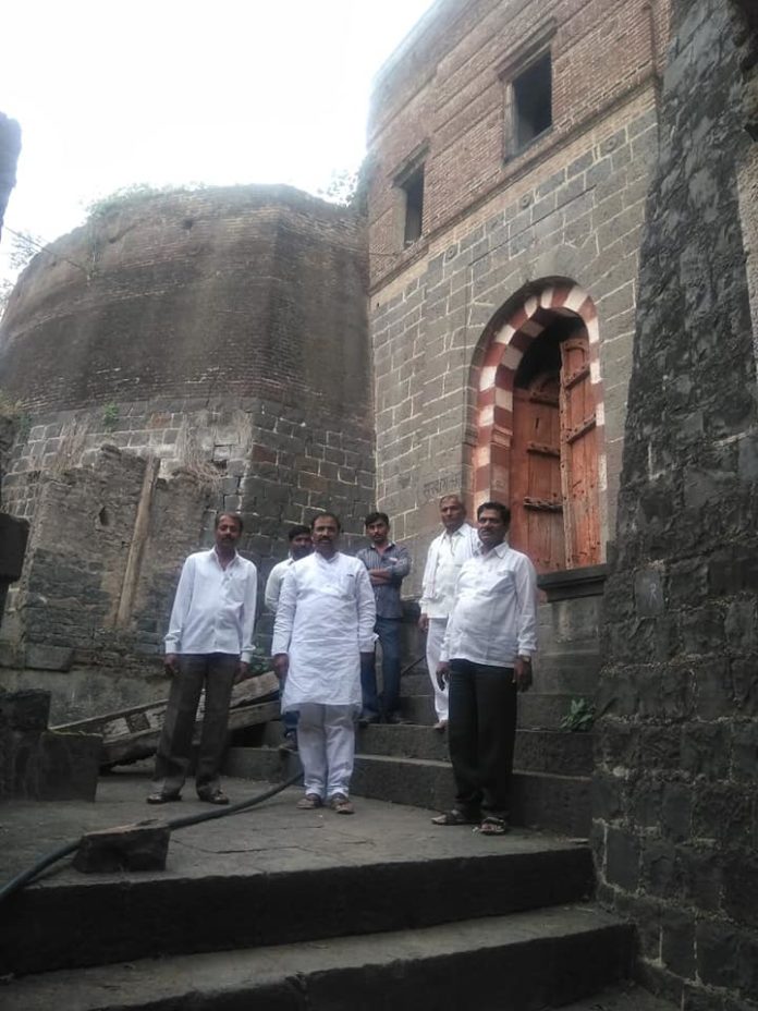 विलासराव देशमुखांच्या मामांची गढी