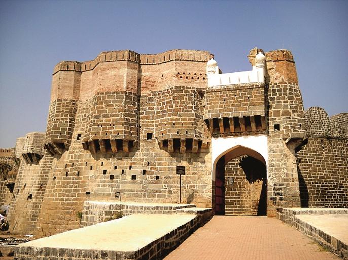 औसा किल्ला | Ausa Fort