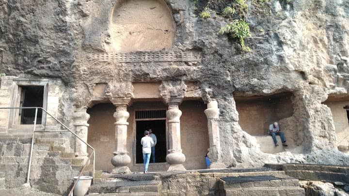 लेण्याद्रीचा गणपती गिरिजात्मज व प्राचिन कपिचित बुध्द लेणी