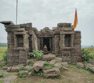 प्राचीन शिवमंदिर, टंकाई माथा, अंकाई, ता. येवला