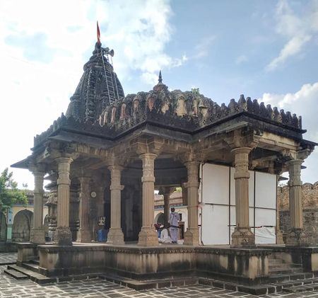 विठ्ठल मंदिर, पळशी, ता. पारनेर