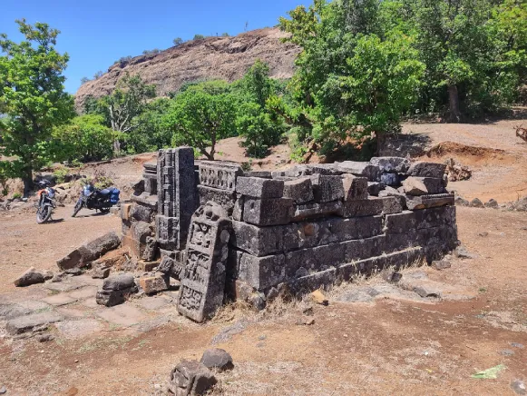 एक होतं शिवमंदिर... | रतनगड