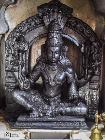 करंबळीचे विष्णू मंदिर