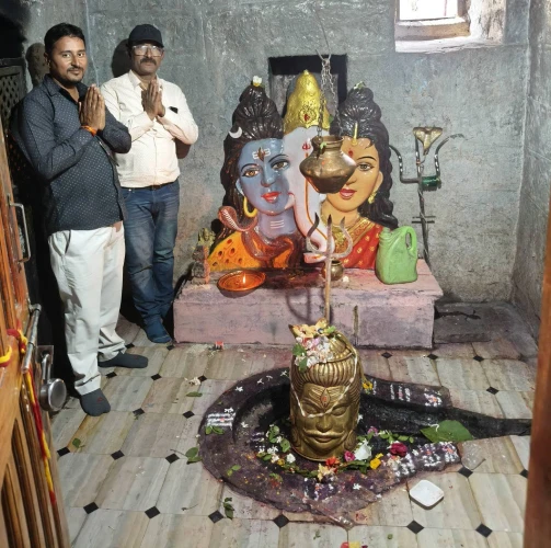 उनकेश्वर शिवमंदिर  unkeshwar shiva mandir